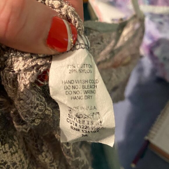 Every day 3 Shirts for $25 special NWT BJewel Lace Short-Sleeved Flowered Blouse - Picture 6 of 9